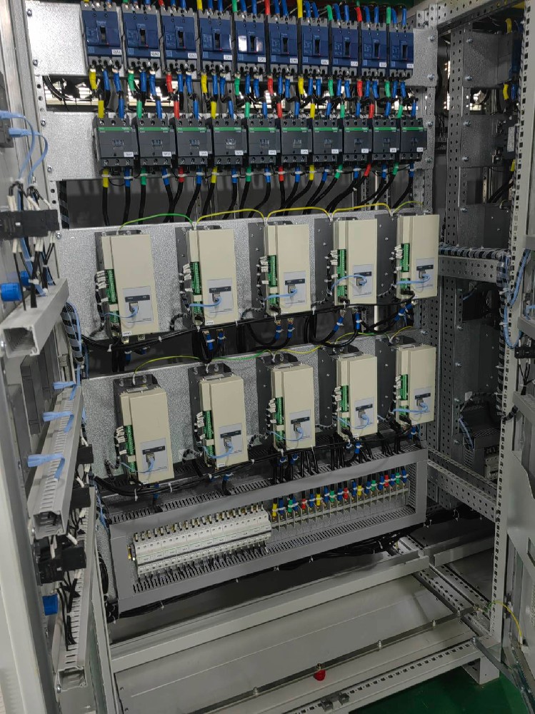 为什么加热电力调解器输出不稳固？？？