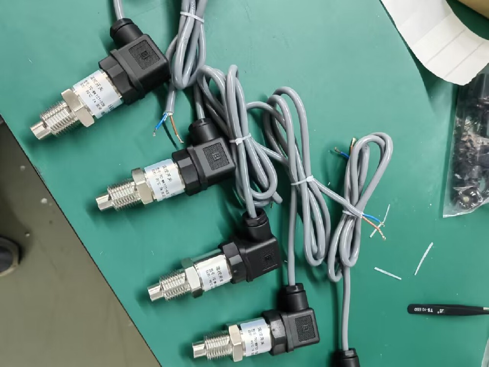 热电偶能够遭受的最大压力是几多？？在高压情形下是否会影响丈量准确性？？