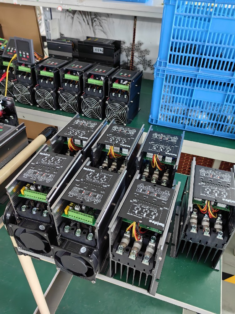 电力调解器在哪些工业领域应用最普遍（如电炉加热、电机调速等）？？有什么特殊的应用案例？？