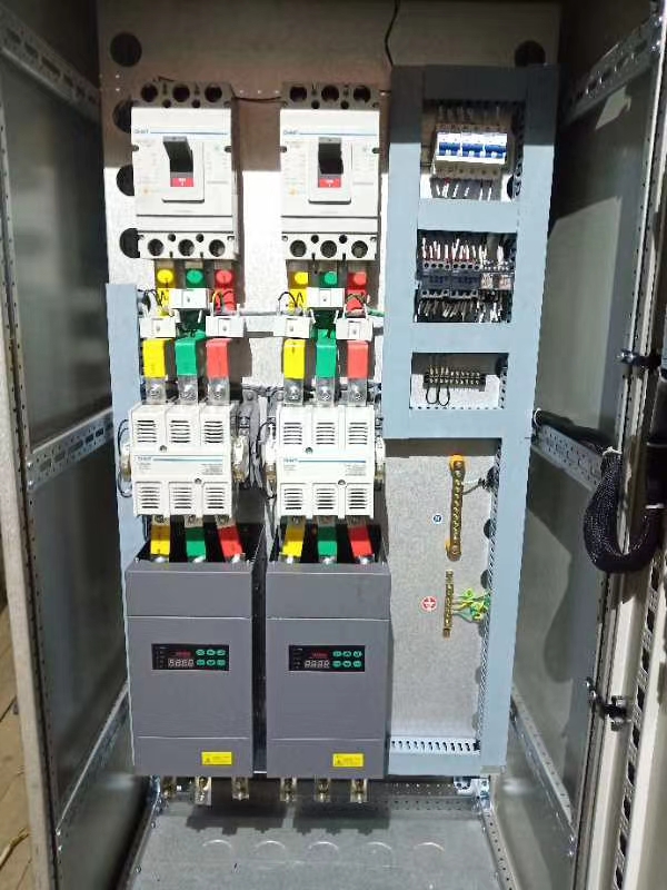 怎样通过电力调解器实现对电机软启动和软阻止的准确控制？？？？？？