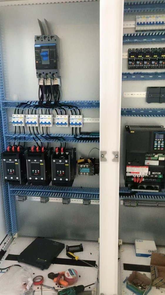 怎样通过电力调解器实现对漫衍式能源资源的聚合与有用使用？？？？